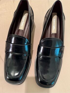 NWOT Franco Sarto Women’s Black Shiny  Loafers